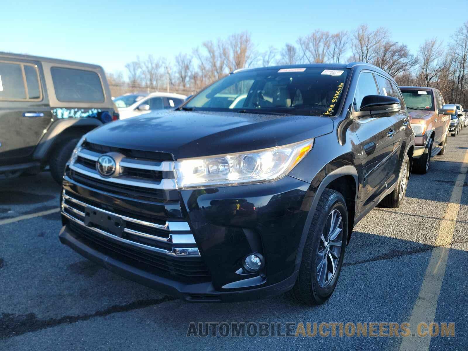 5TDJZRFH5KS573794 Toyota Highlander 2019