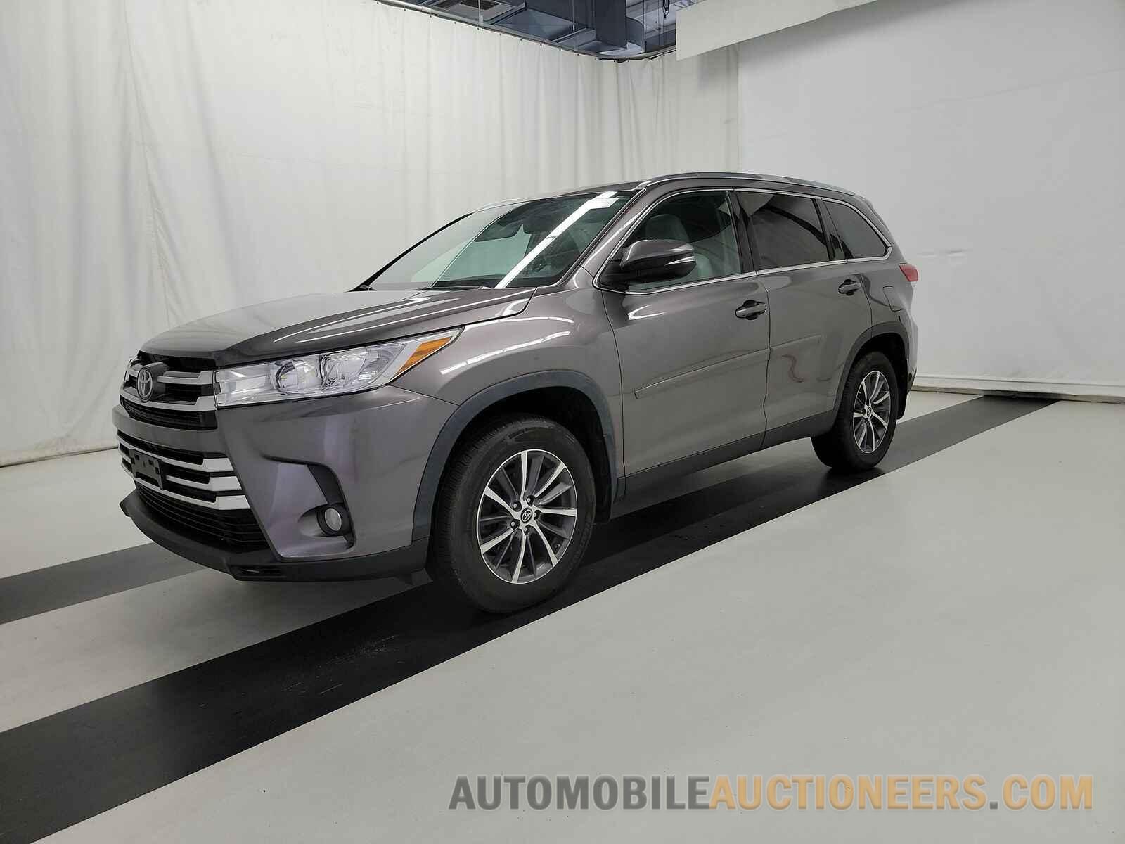 5TDJZRFH5KS607278 Toyota Highlander 2019