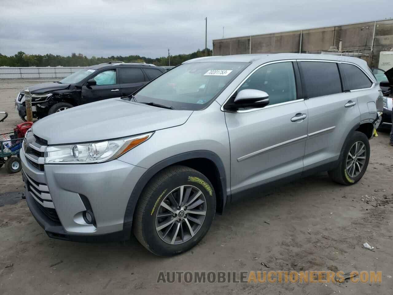 5TDJZRFH5KS722219 TOYOTA HIGHLANDER 2019