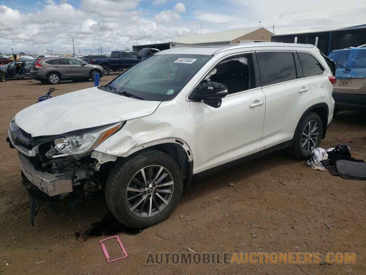 5TDJZRFH5KS942315 TOYOTA HIGHLANDER 2019