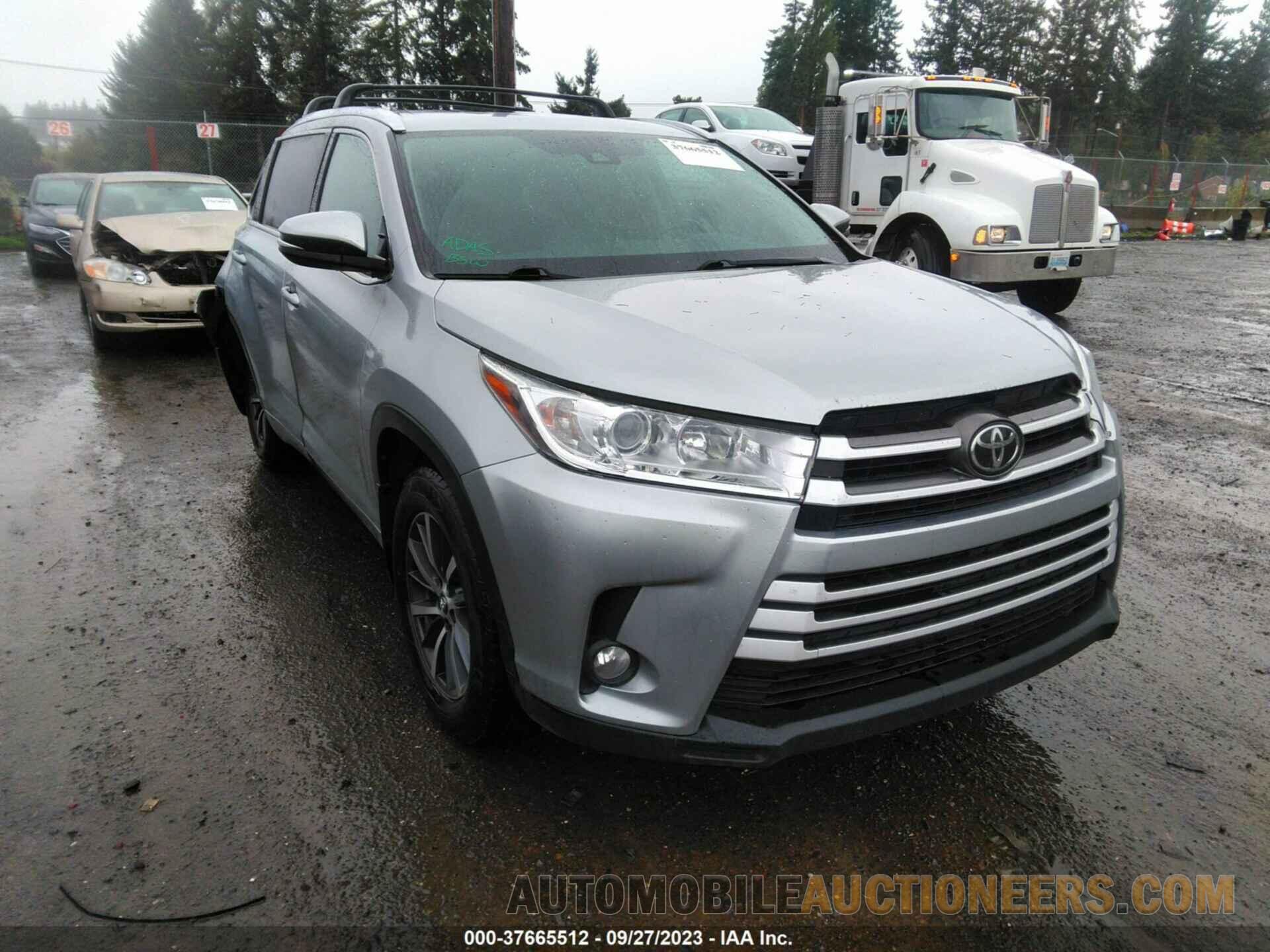 5TDJZRFH6HS423928 TOYOTA HIGHLANDER 2017