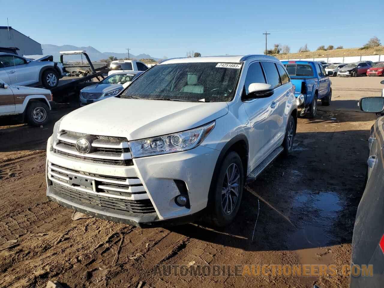 5TDJZRFH6HS454953 TOYOTA HIGHLANDER 2017