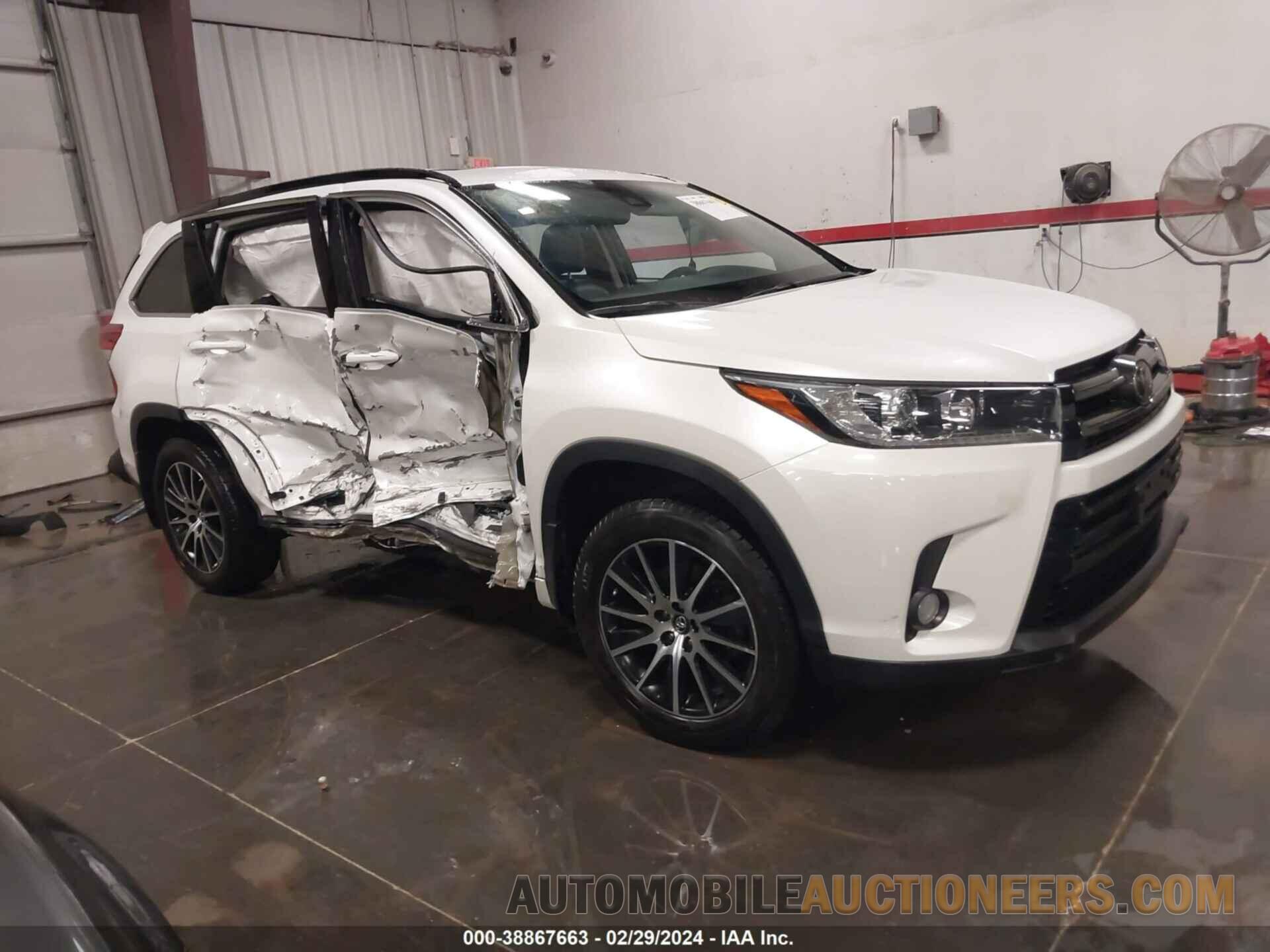 5TDJZRFH6JS491099 TOYOTA HIGHLANDER 2018