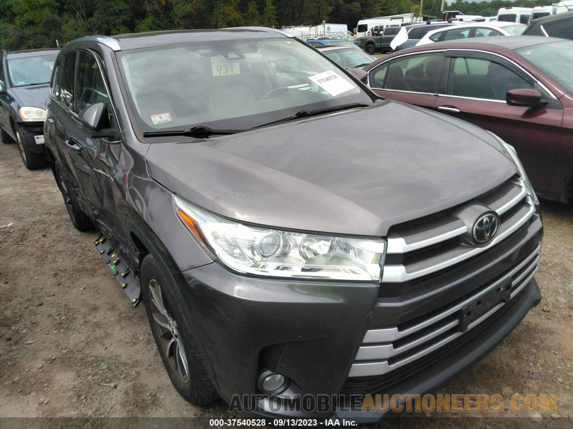 5TDJZRFH6JS527549 TOYOTA HIGHLANDER 2018