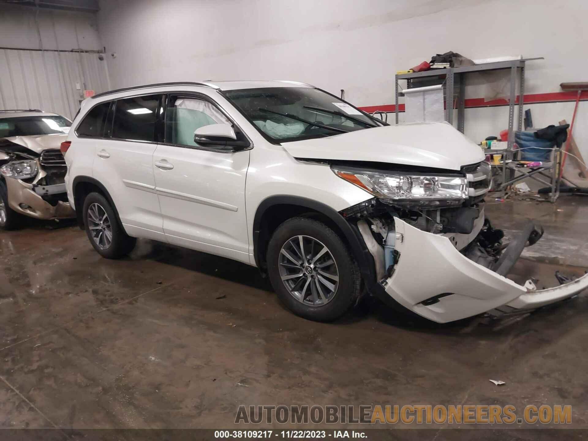 5TDJZRFH6JS530015 TOYOTA HIGHLANDER 2018