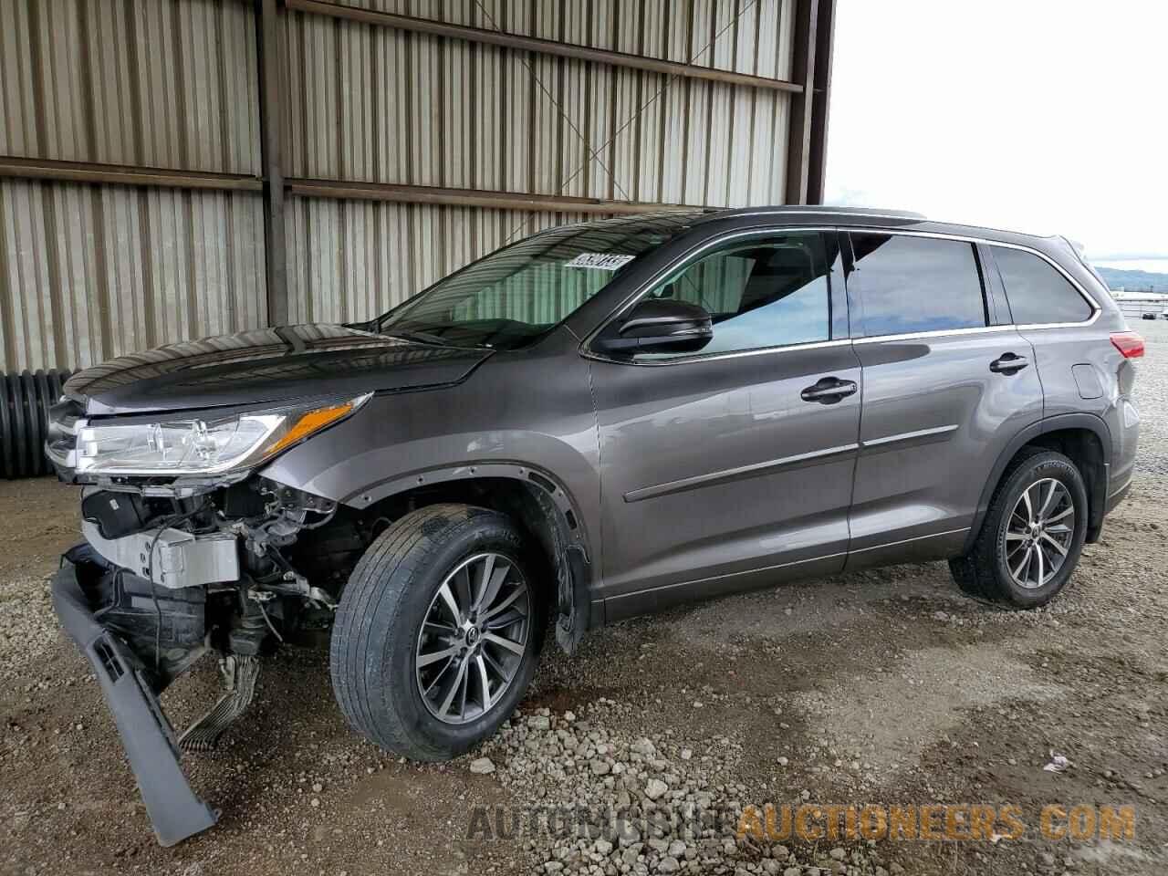 5TDJZRFH6JS804698 TOYOTA HIGHLANDER 2018