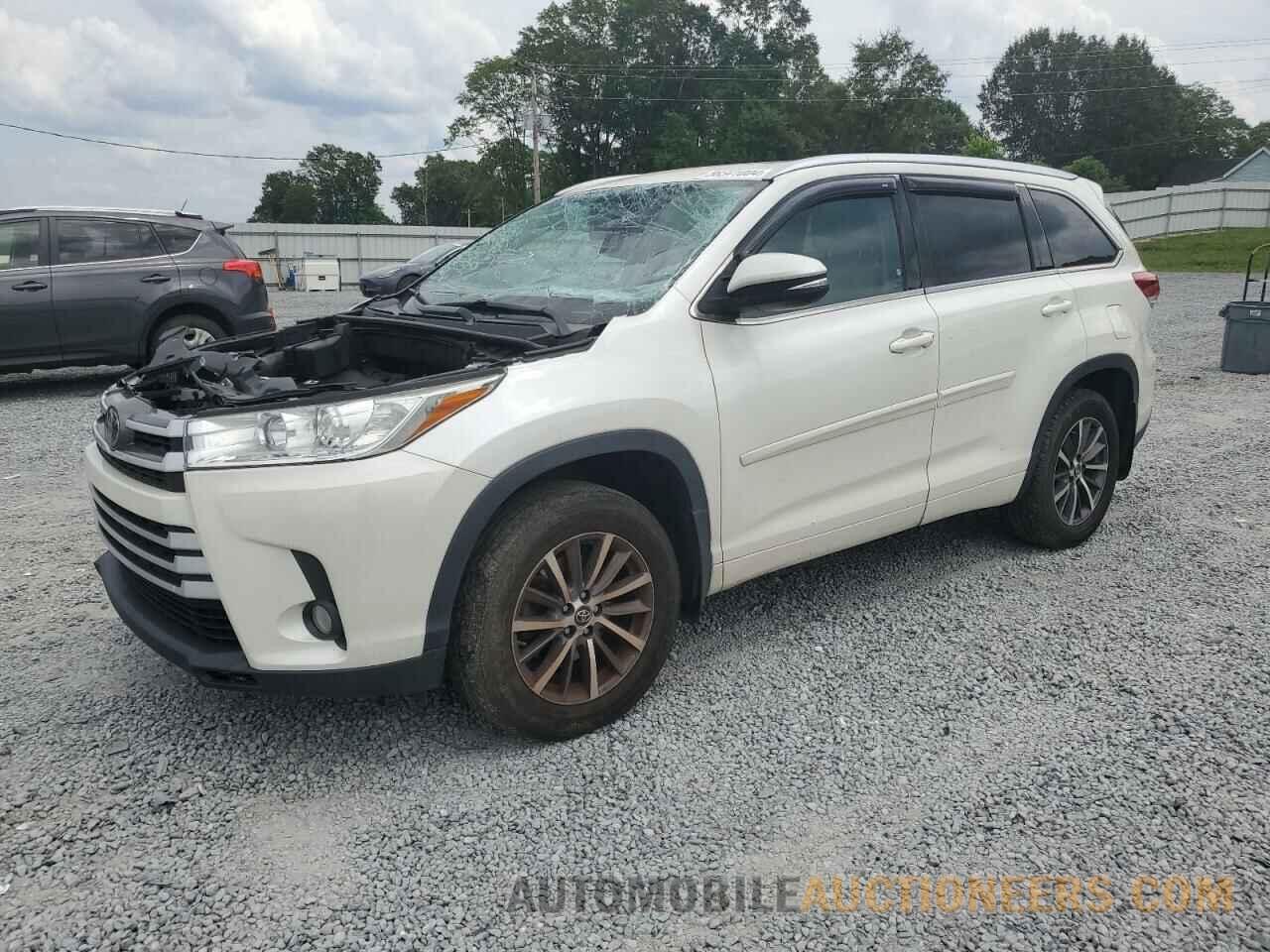 5TDJZRFH6JS822344 TOYOTA HIGHLANDER 2018