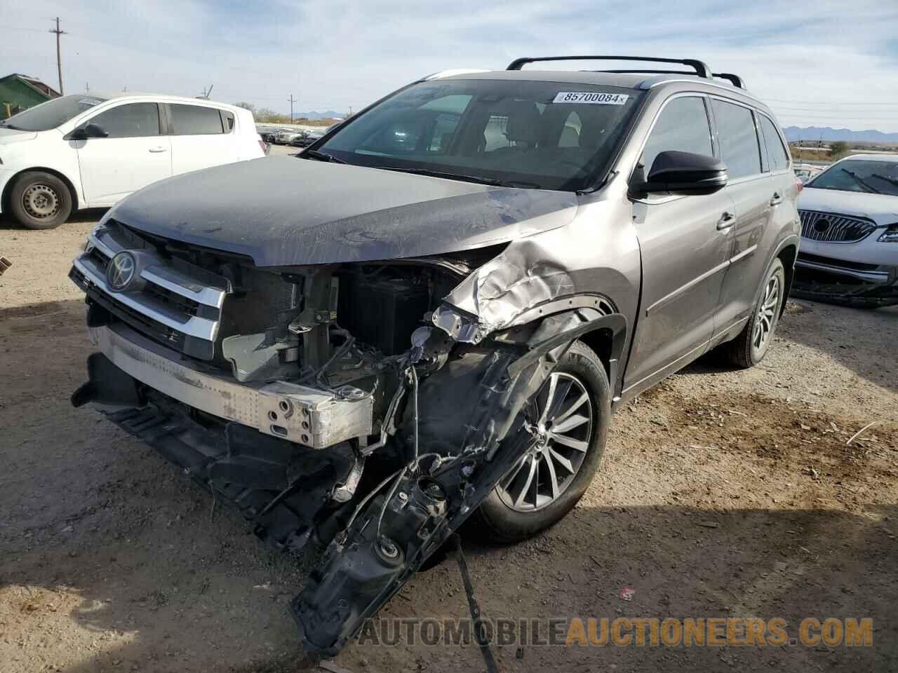 5TDJZRFH6JS833537 TOYOTA HIGHLANDER 2018