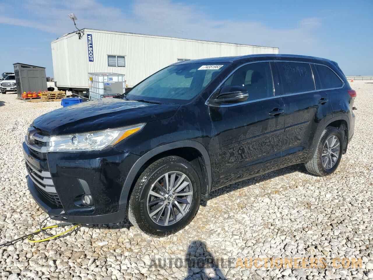 5TDJZRFH6JS864013 TOYOTA HIGHLANDER 2018