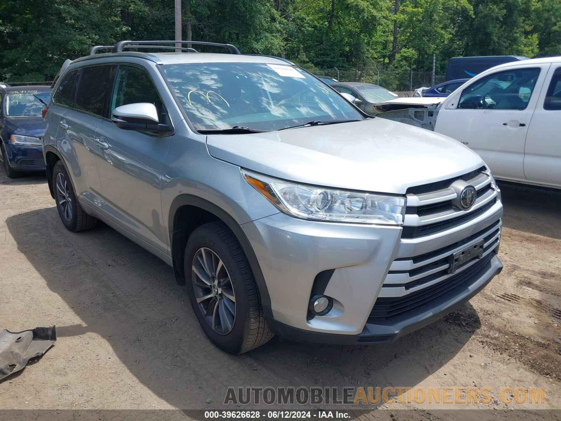 5TDJZRFH6JS864240 TOYOTA HIGHLANDER 2018