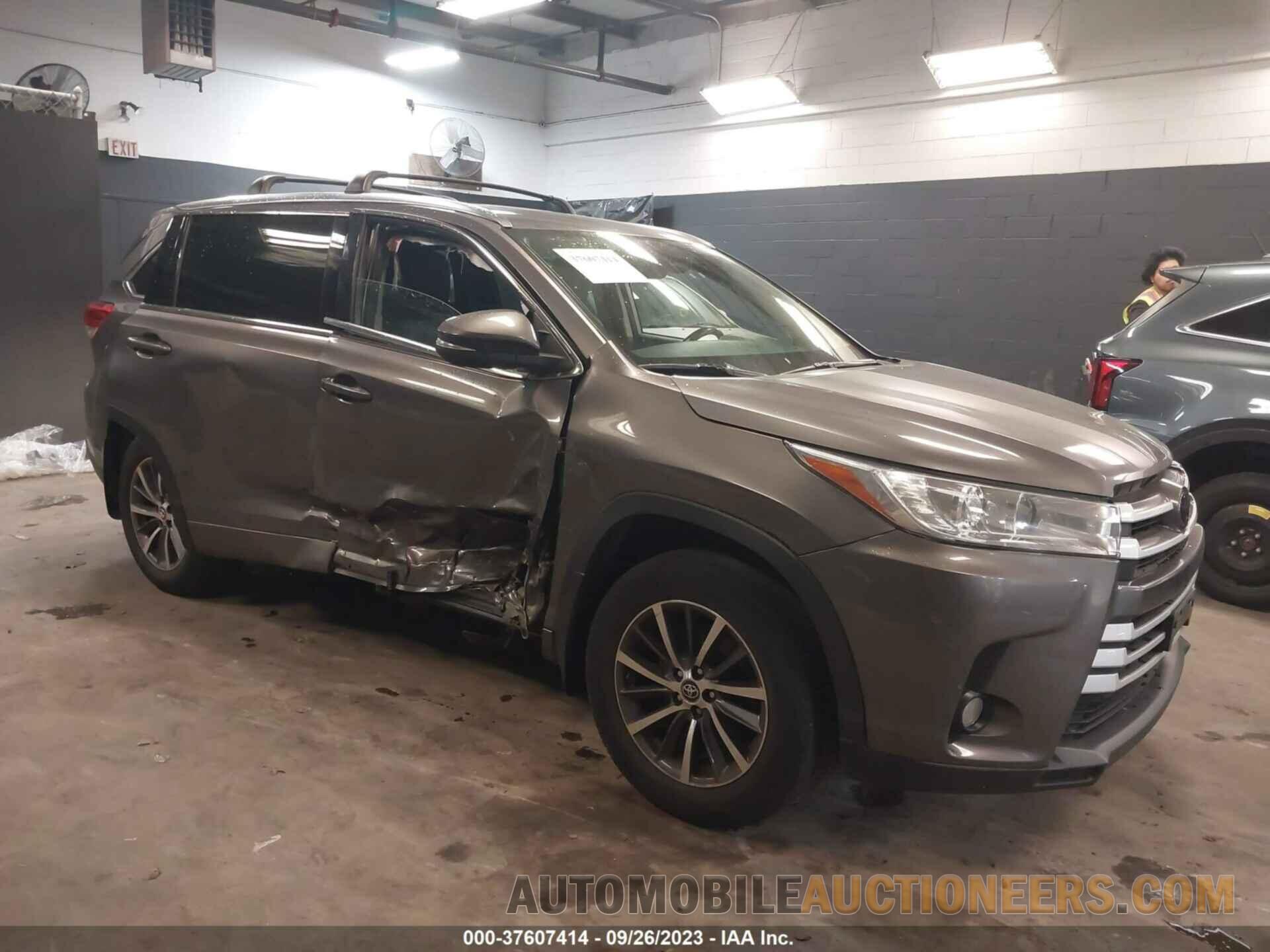 5TDJZRFH6JS871270 TOYOTA HIGHLANDER 2018