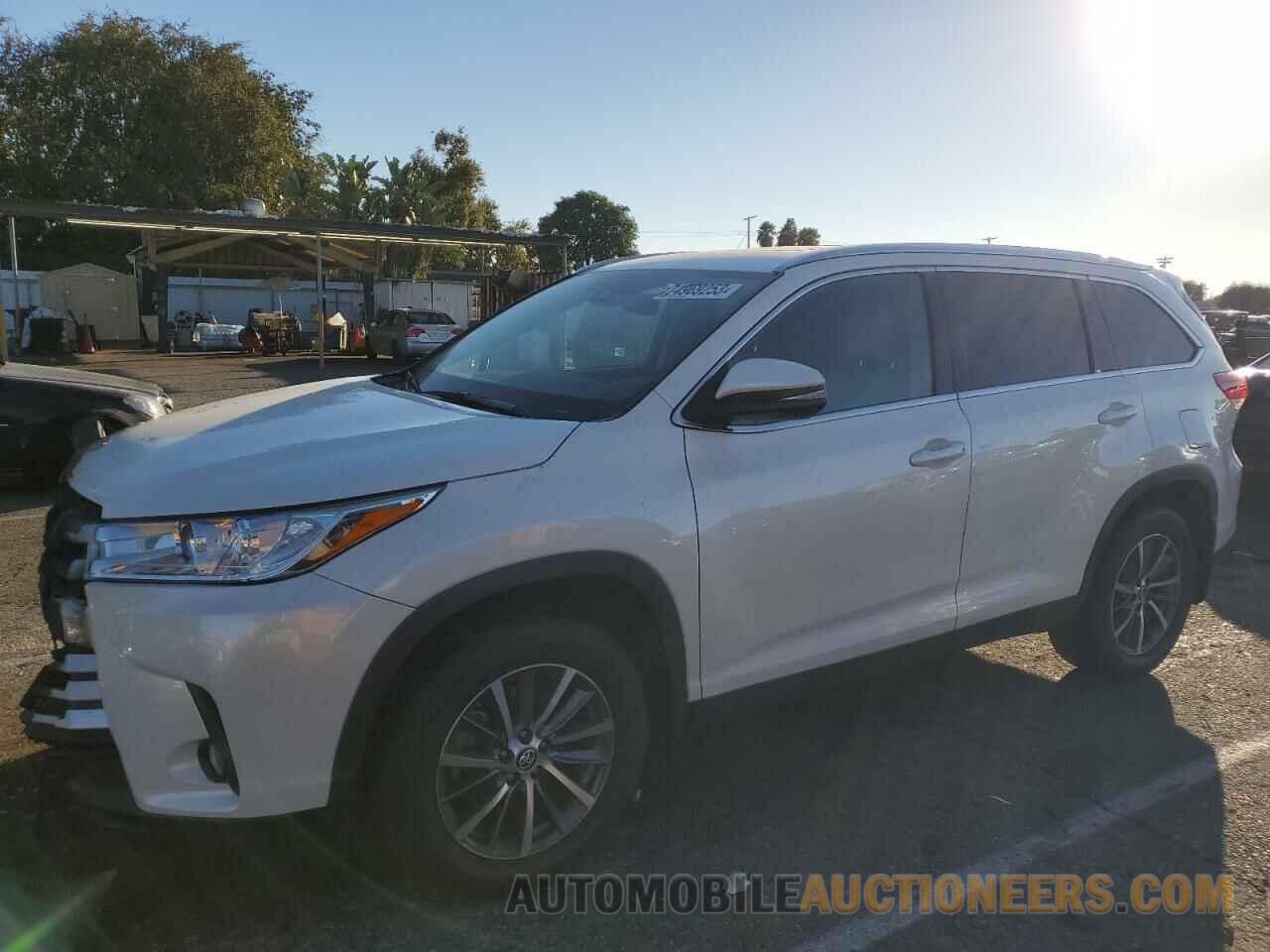 5TDJZRFH6KS574453 TOYOTA HIGHLANDER 2019