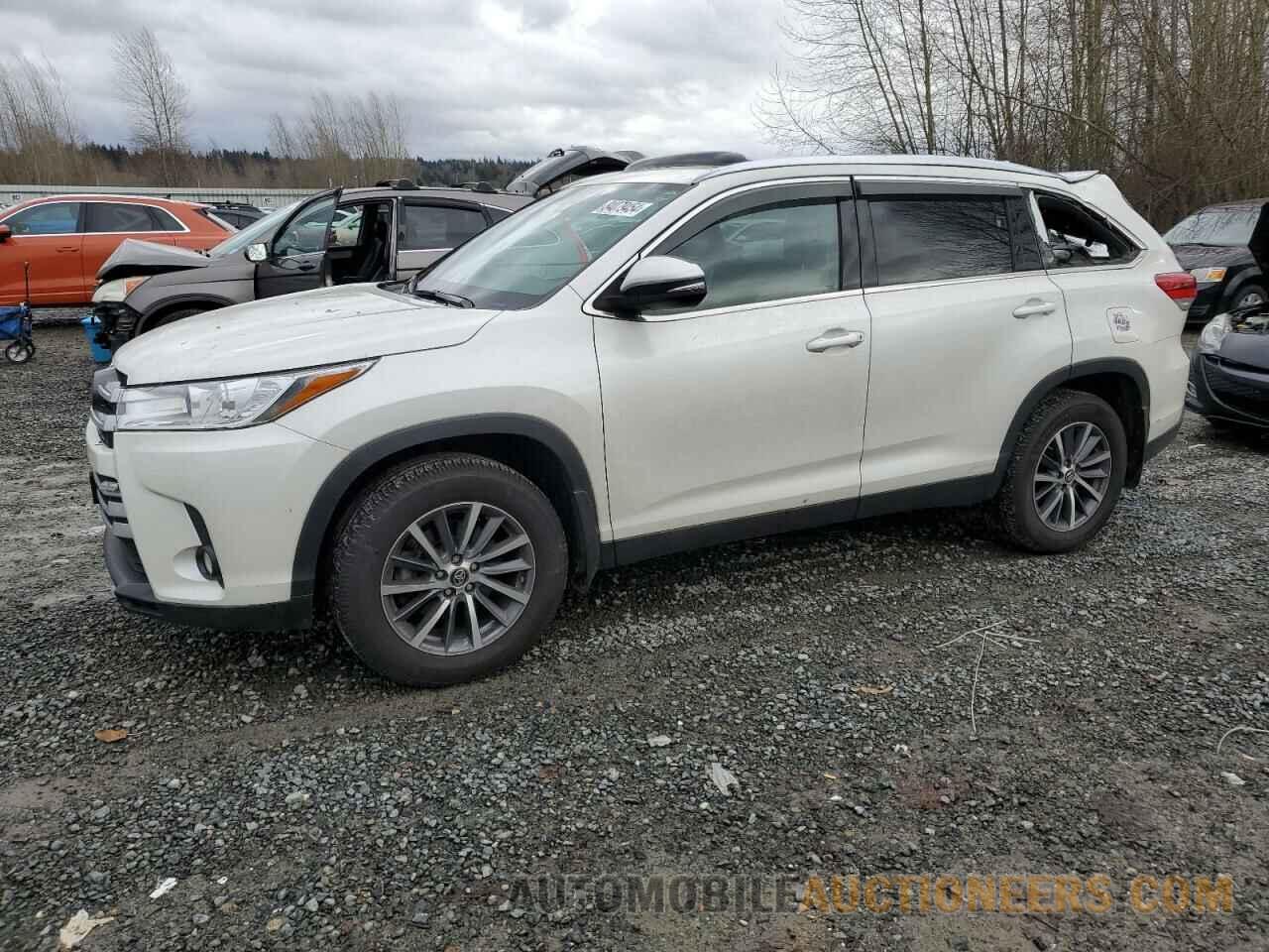 5TDJZRFH6KS577403 TOYOTA HIGHLANDER 2019