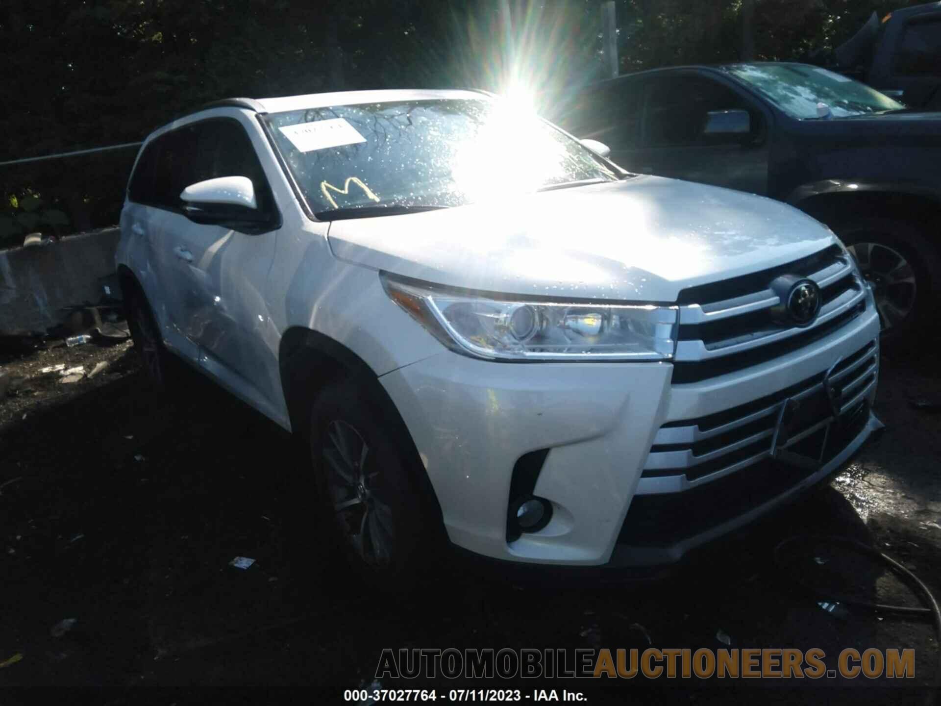 5TDJZRFH6KS608035 TOYOTA HIGHLANDER 2019