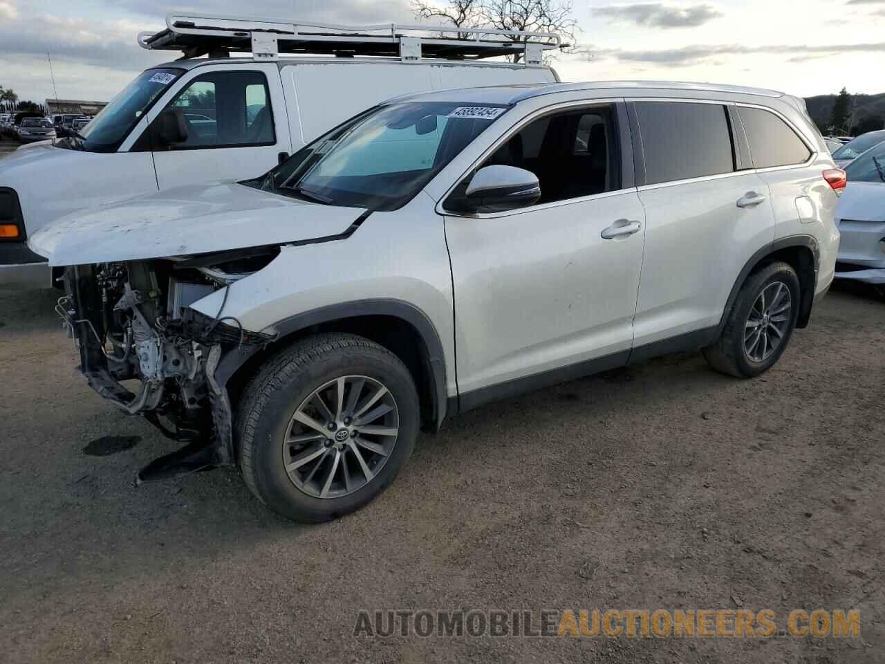 5TDJZRFH6KS617771 TOYOTA HIGHLANDER 2019