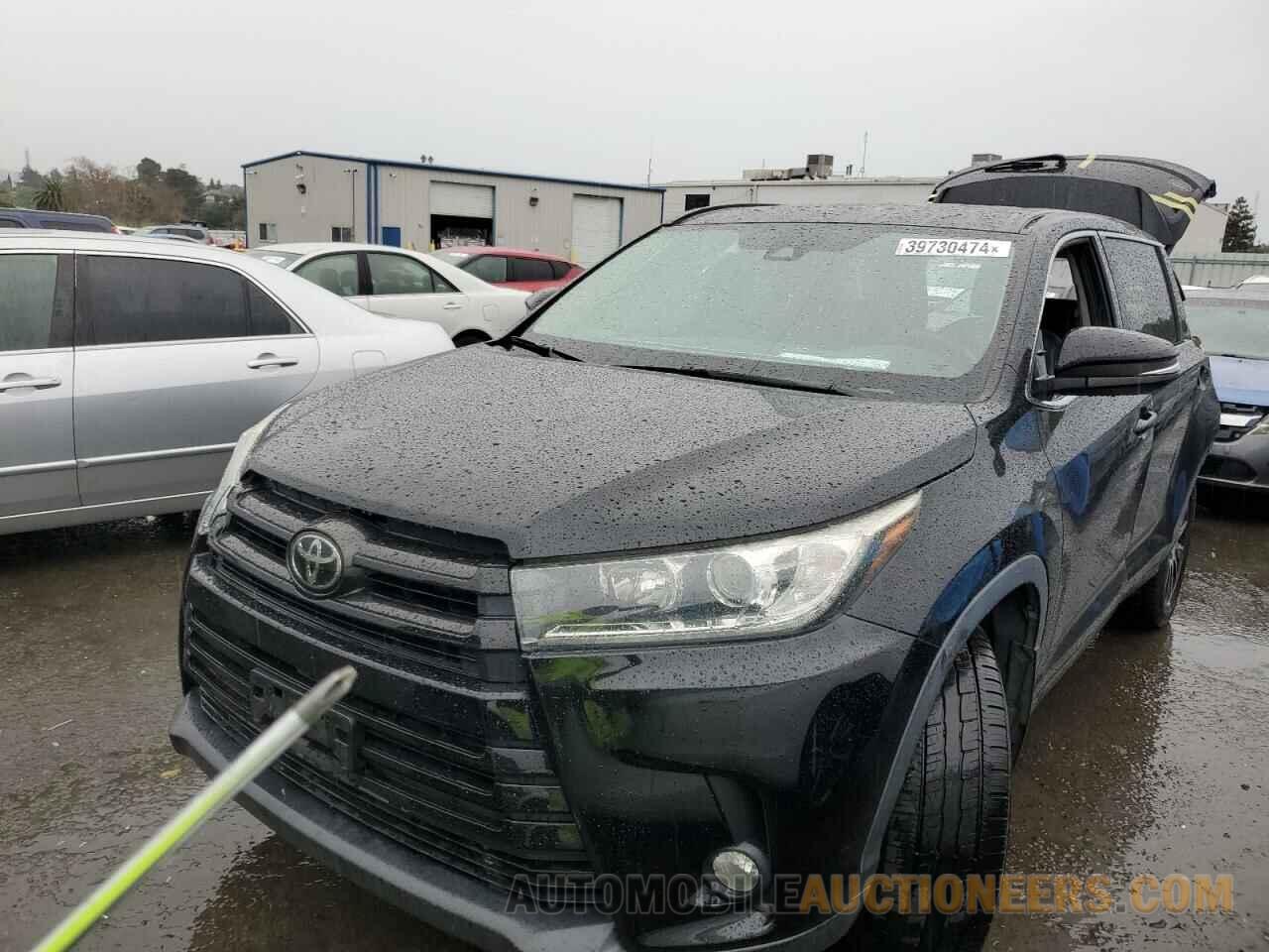 5TDJZRFH7HS394391 TOYOTA HIGHLANDER 2017