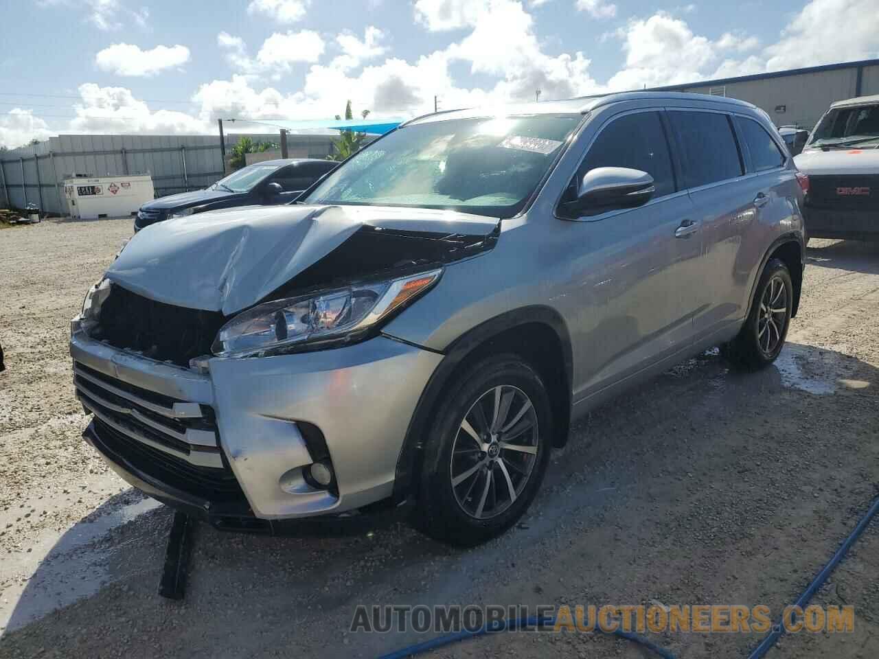 5TDJZRFH7HS412176 TOYOTA HIGHLANDER 2017