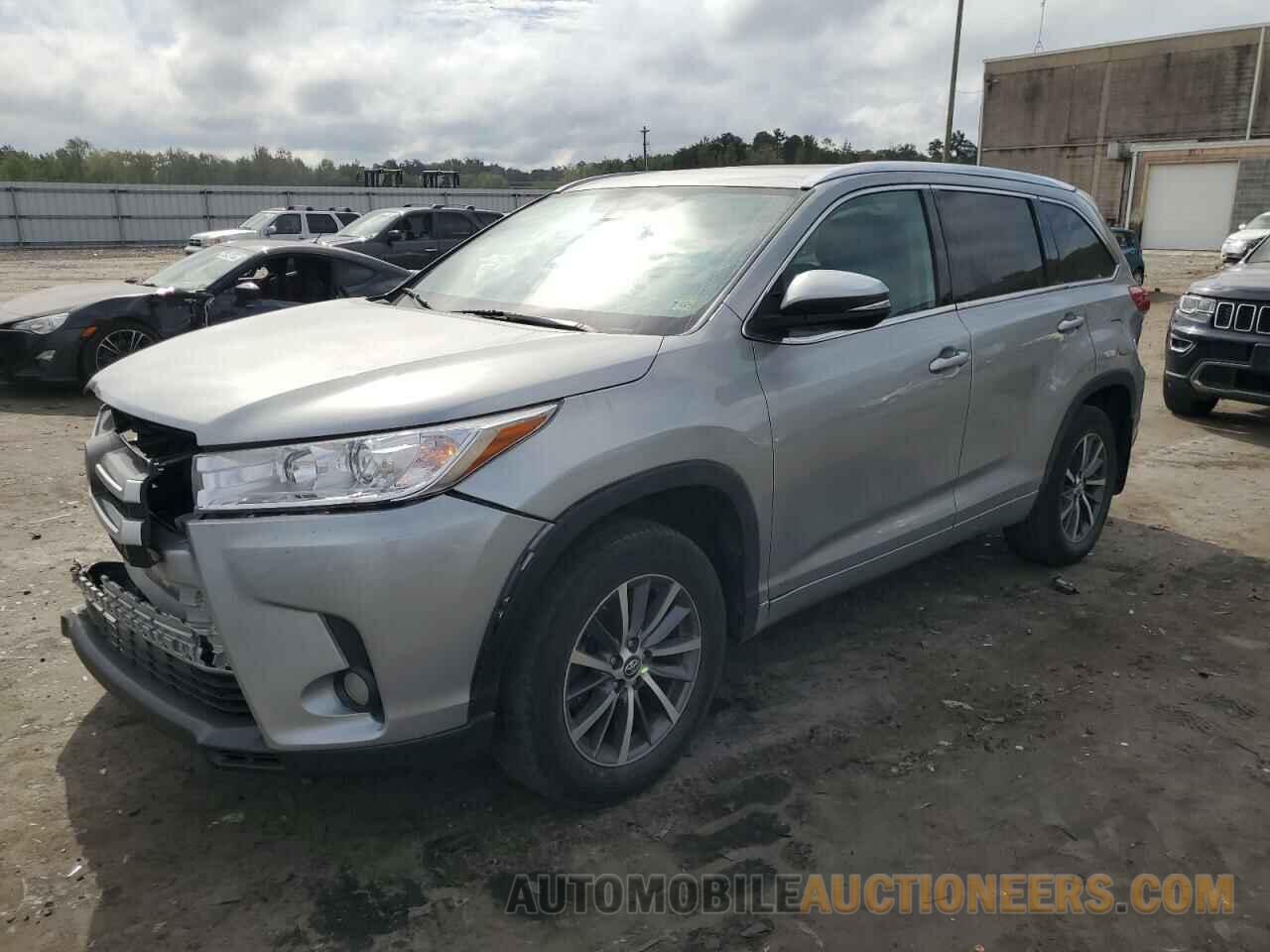 5TDJZRFH7JS487711 TOYOTA HIGHLANDER 2018