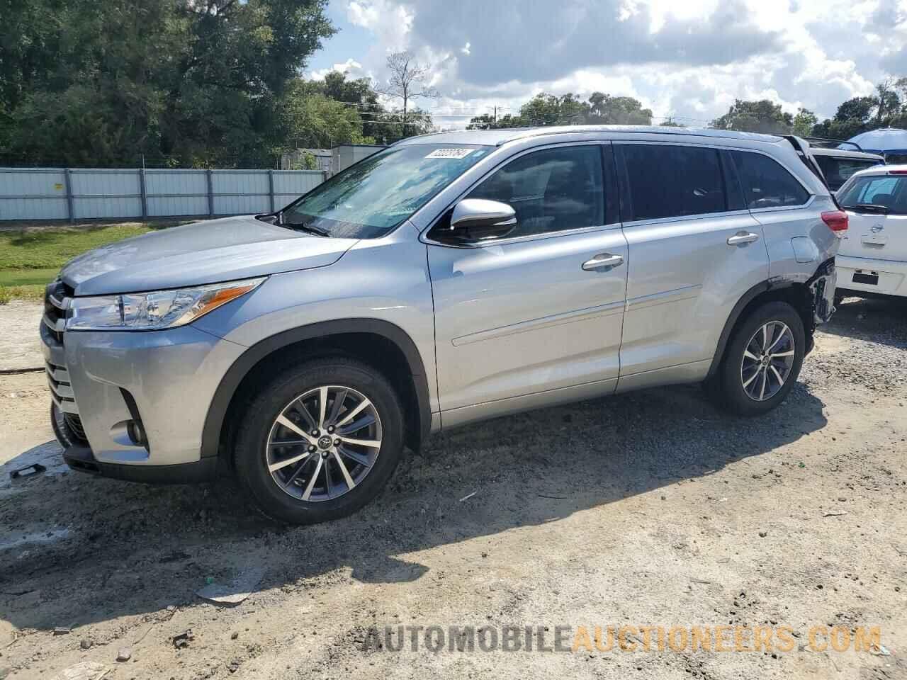 5TDJZRFH7JS530895 TOYOTA HIGHLANDER 2018