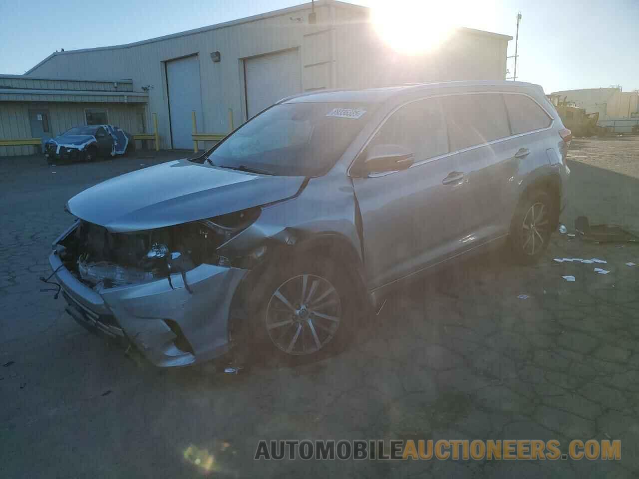 5TDJZRFH7JS534705 TOYOTA HIGHLANDER 2018