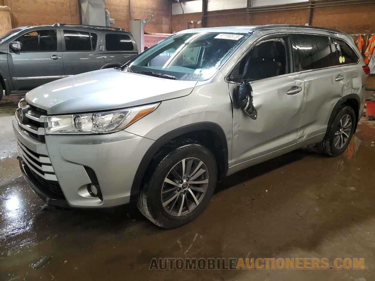 5TDJZRFH7JS545333 TOYOTA HIGHLANDER 2018