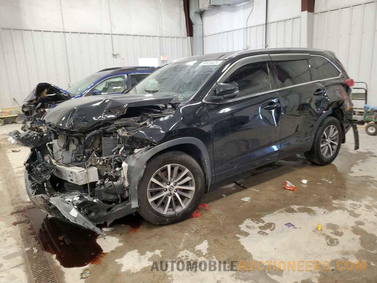 5TDJZRFH7JS548135 TOYOTA HIGHLANDER 2018