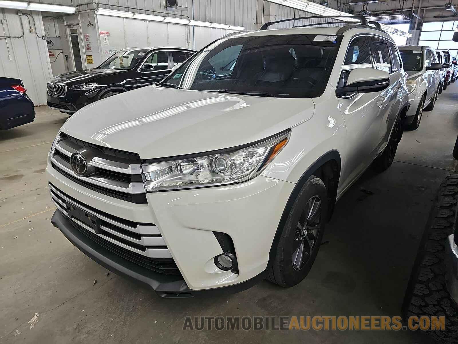 5TDJZRFH7JS809781 Toyota Highlander 2018