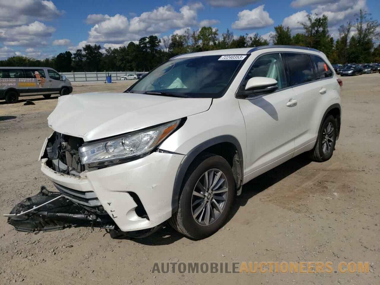 5TDJZRFH7JS825351 TOYOTA HIGHLANDER 2018