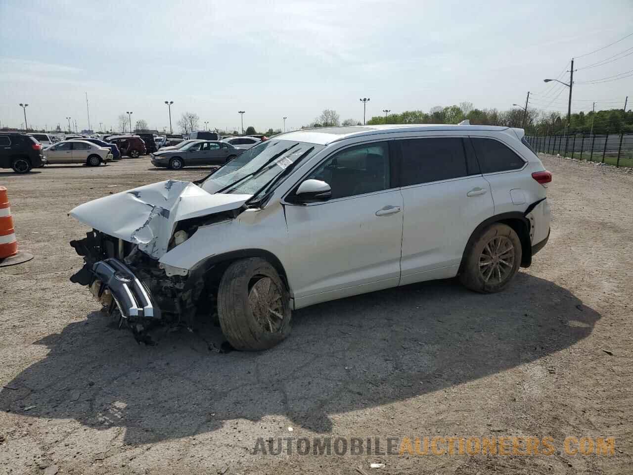 5TDJZRFH7JS834678 TOYOTA HIGHLANDER 2018