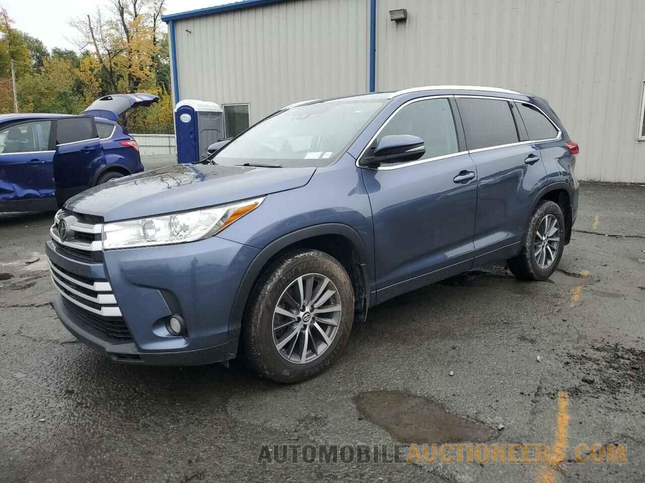 5TDJZRFH7JS862805 TOYOTA HIGHLANDER 2018