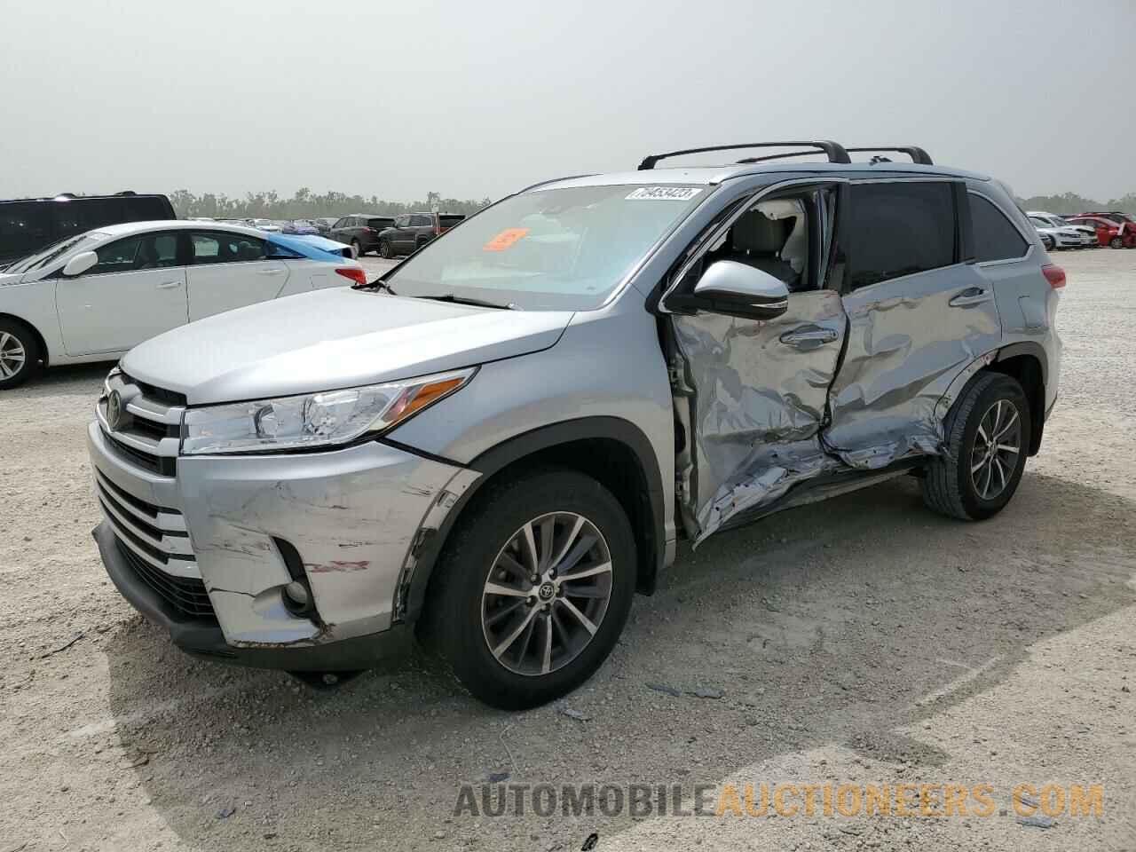 5TDJZRFH7JS874176 TOYOTA HIGHLANDER 2018