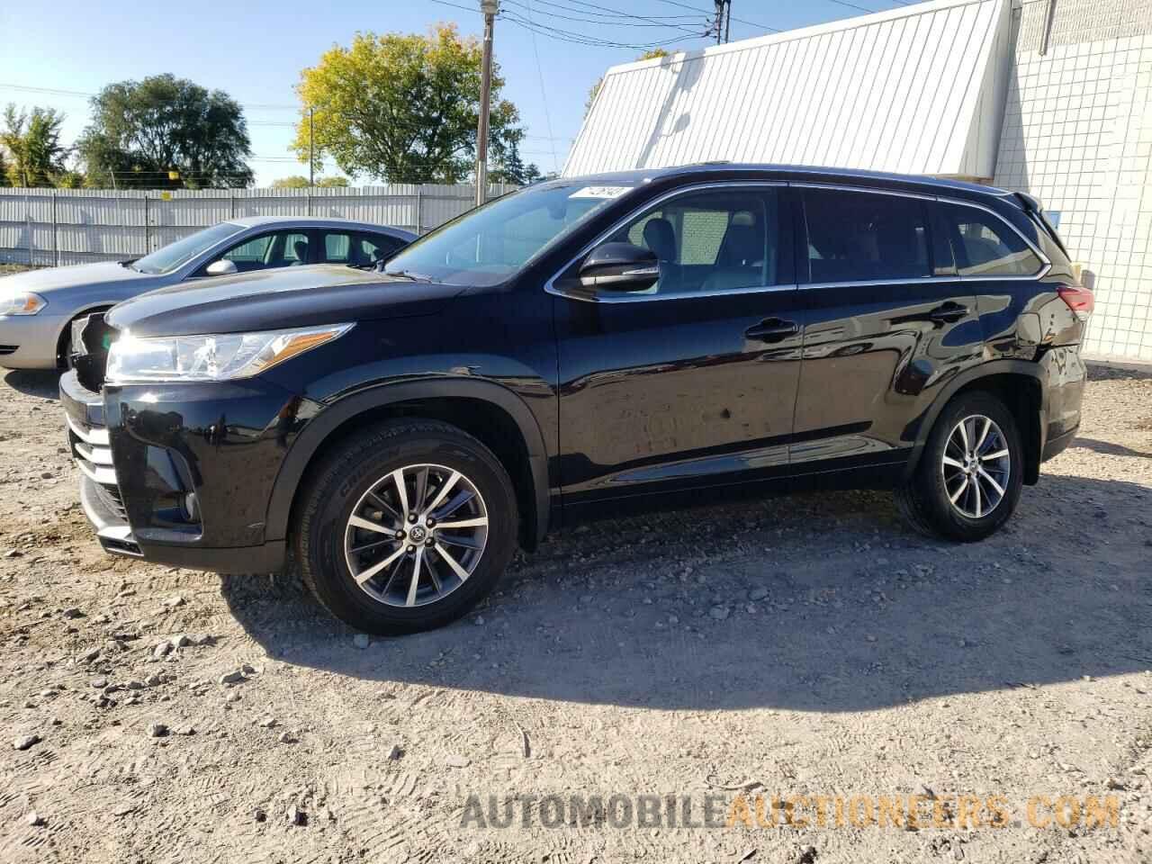 5TDJZRFH7JS881130 TOYOTA HIGHLANDER 2018