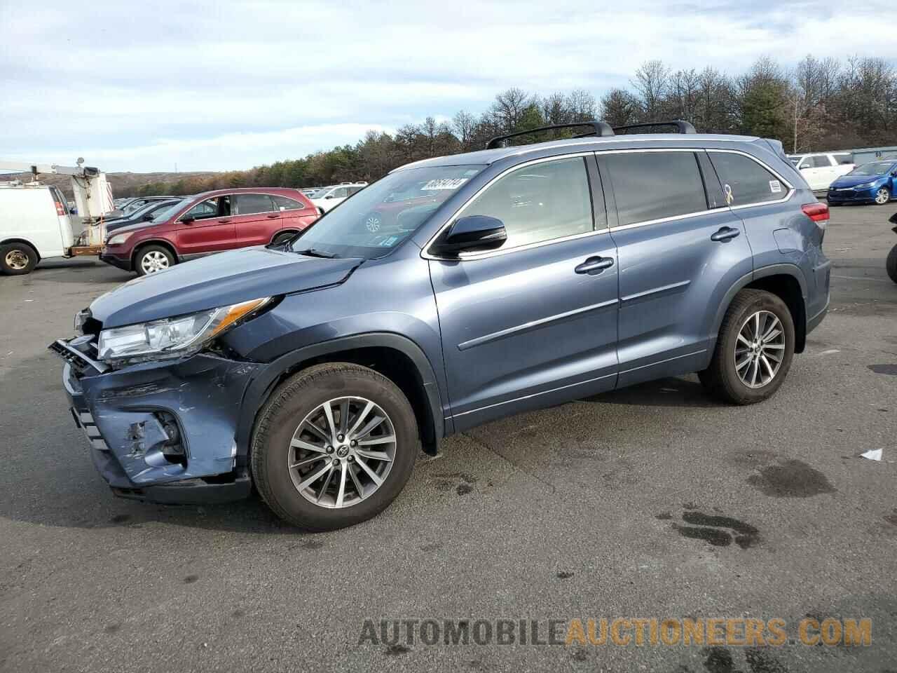 5TDJZRFH7JS902767 TOYOTA HIGHLANDER 2018