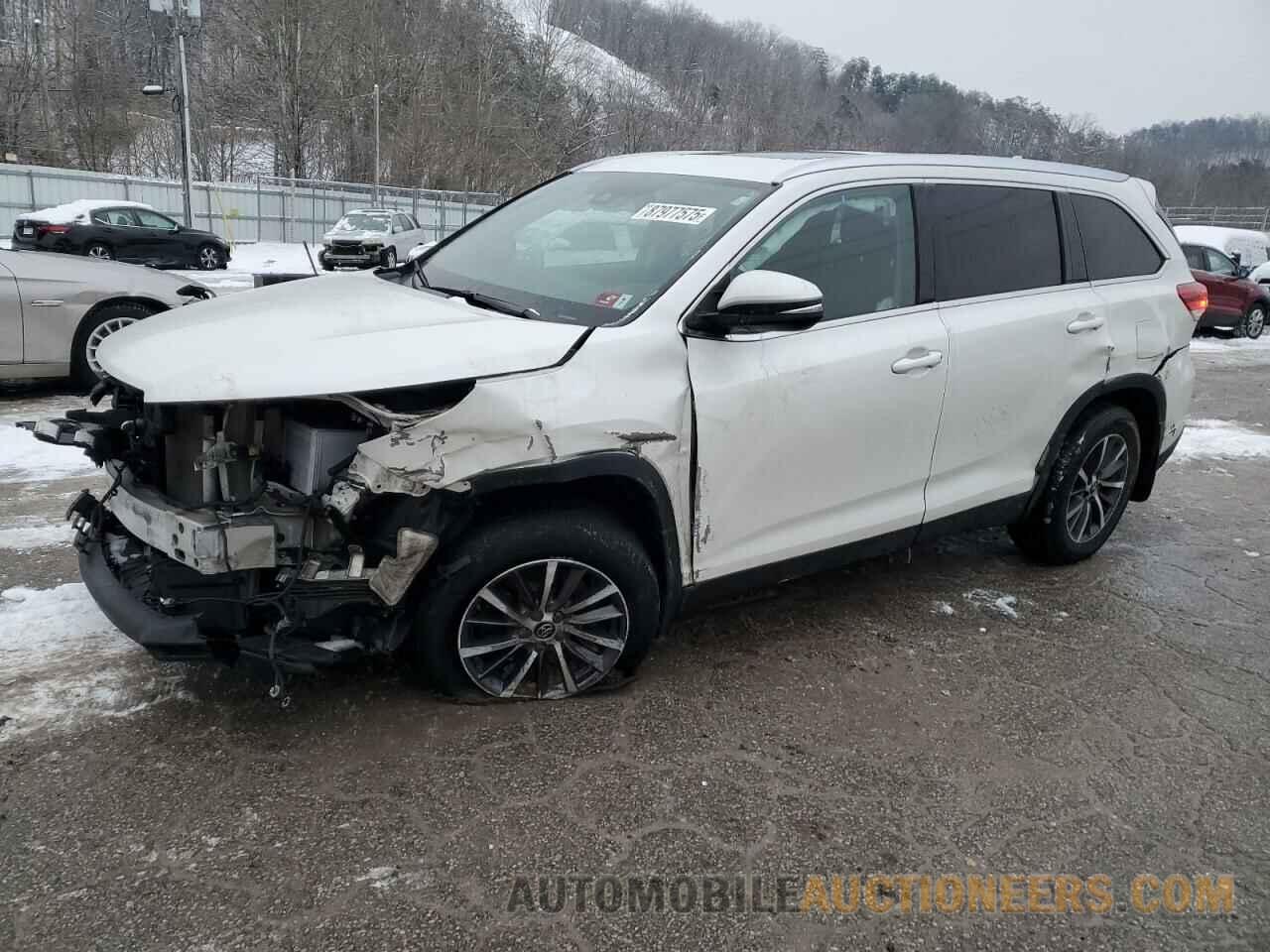 5TDJZRFH7KS576082 TOYOTA HIGHLANDER 2019