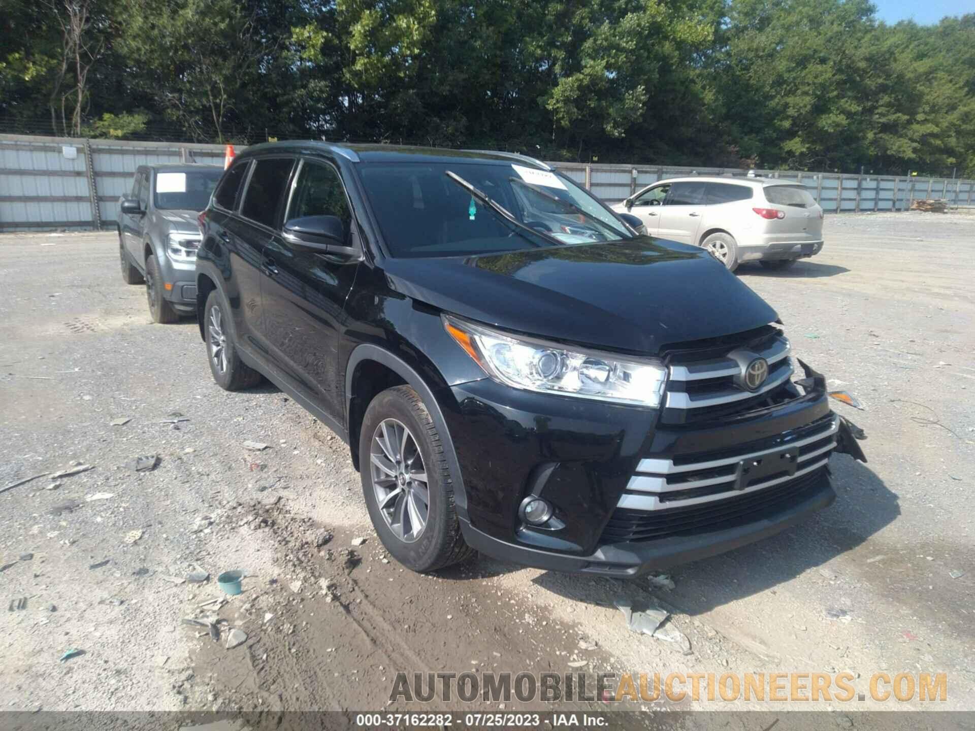 5TDJZRFH7KS577961 TOYOTA HIGHLANDER 2019