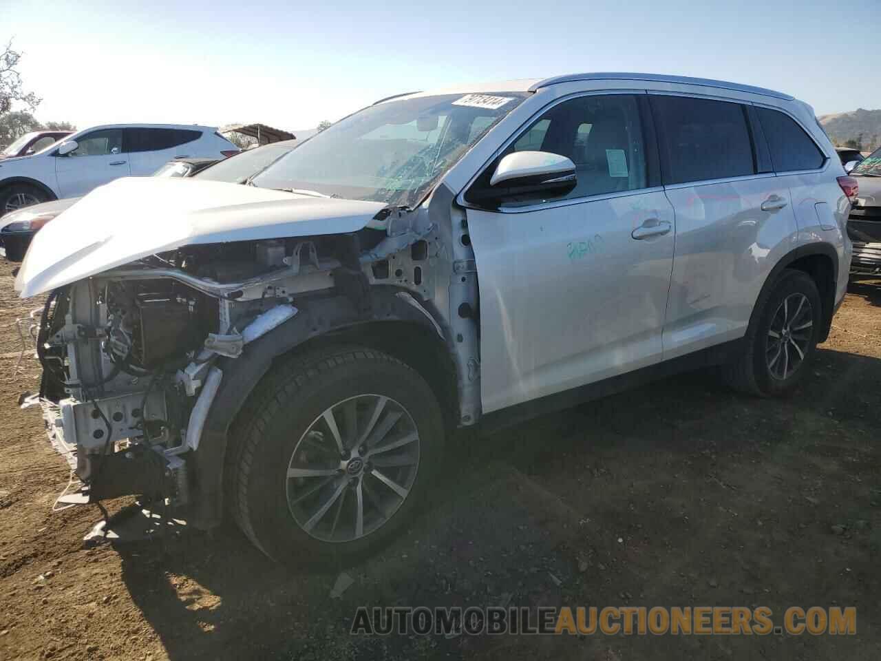 5TDJZRFH7KS605368 TOYOTA HIGHLANDER 2019