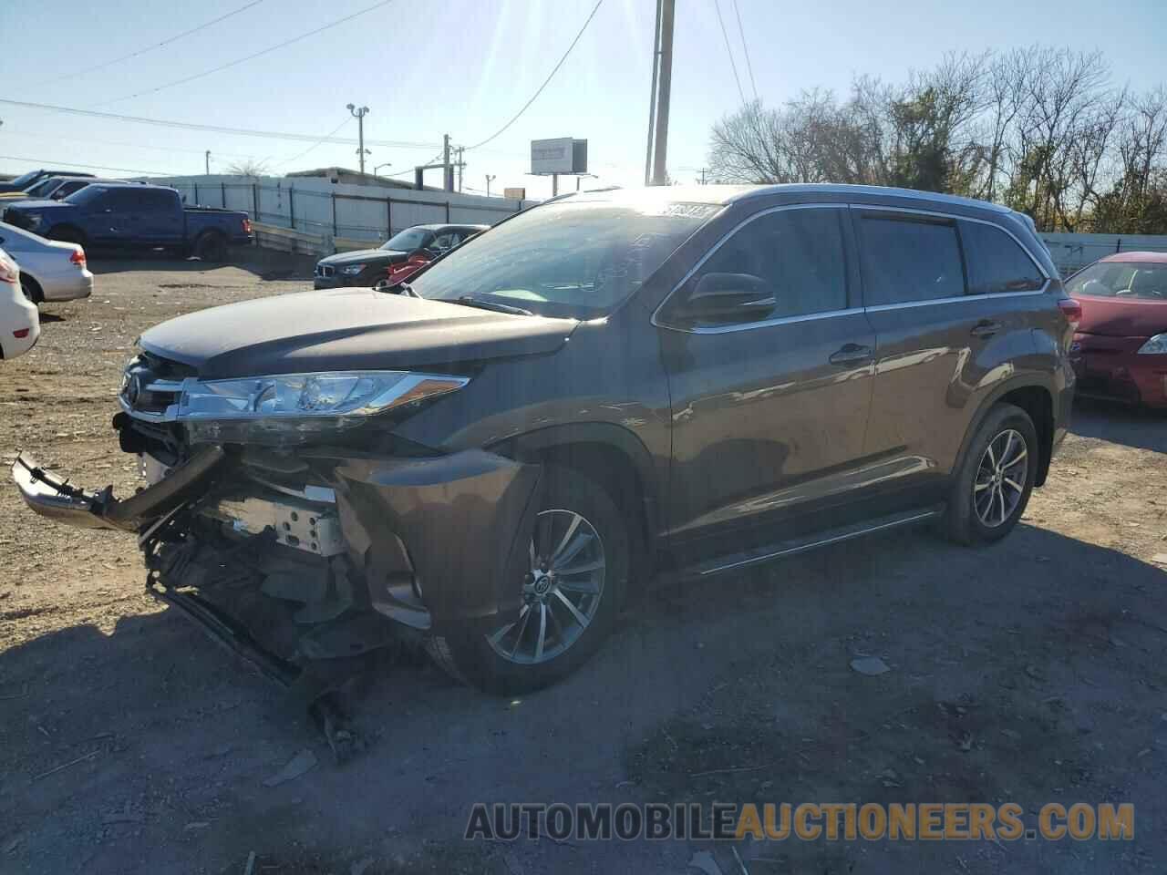 5TDJZRFH7KS726806 TOYOTA HIGHLANDER 2019