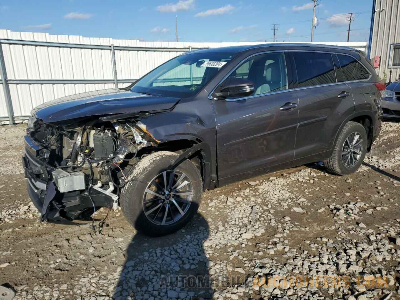 5TDJZRFH8HS357656 TOYOTA HIGHLANDER 2017