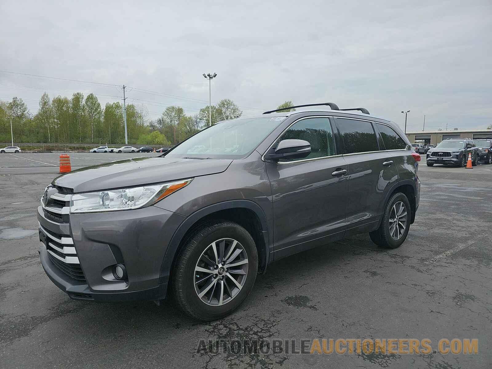 5TDJZRFH8HS378541 Toyota Highlander 2017