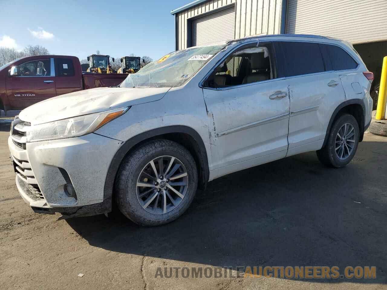 5TDJZRFH8HS394139 TOYOTA HIGHLANDER 2017