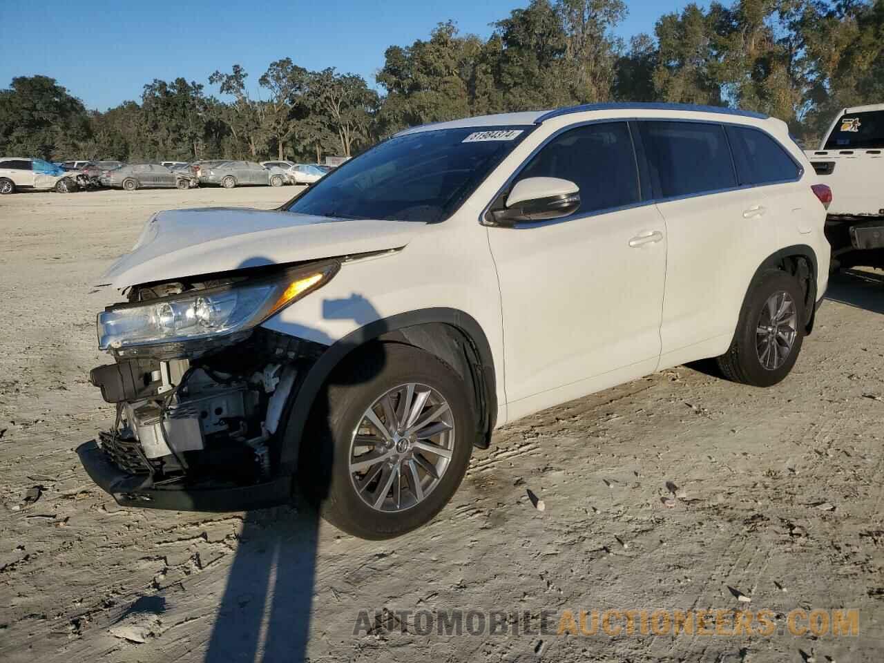 5TDJZRFH8HS413885 TOYOTA HIGHLANDER 2017