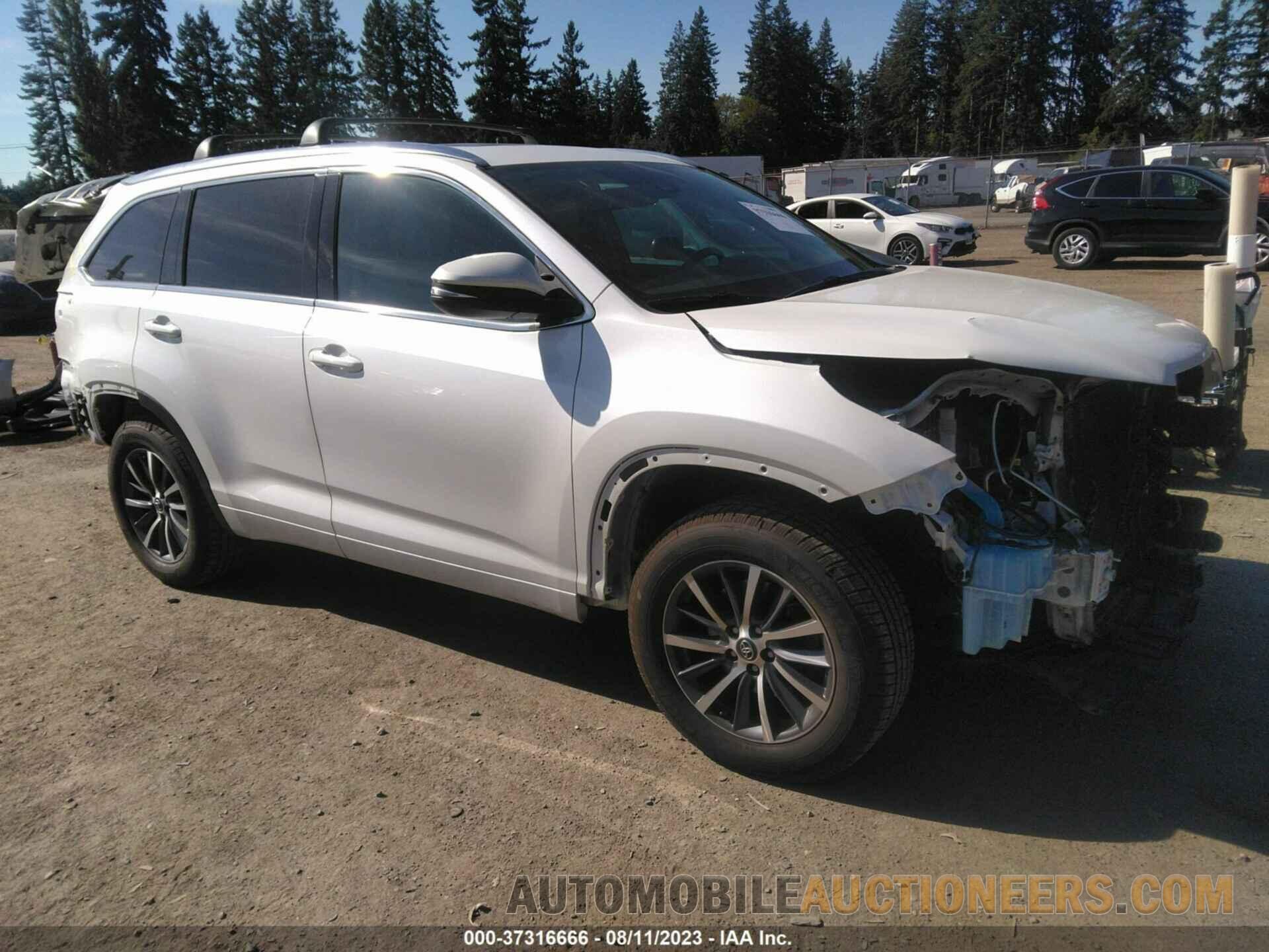 5TDJZRFH8HS421856 TOYOTA HIGHLANDER 2017