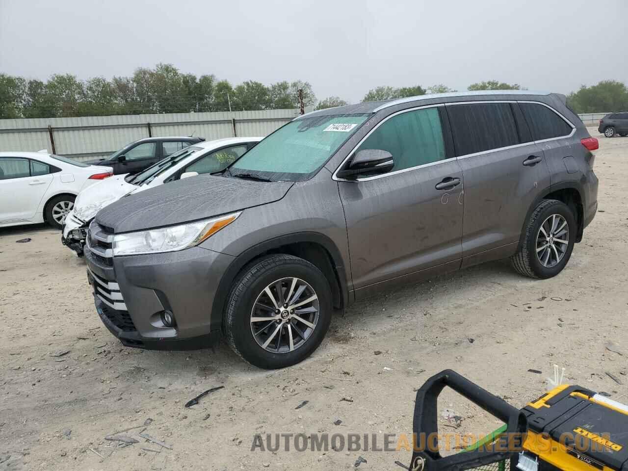 5TDJZRFH8HS456879 TOYOTA HIGHLANDER 2017