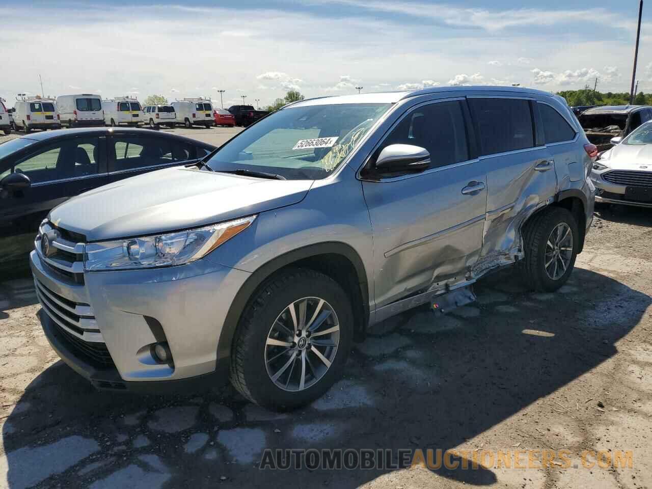 5TDJZRFH8HS468322 TOYOTA HIGHLANDER 2017