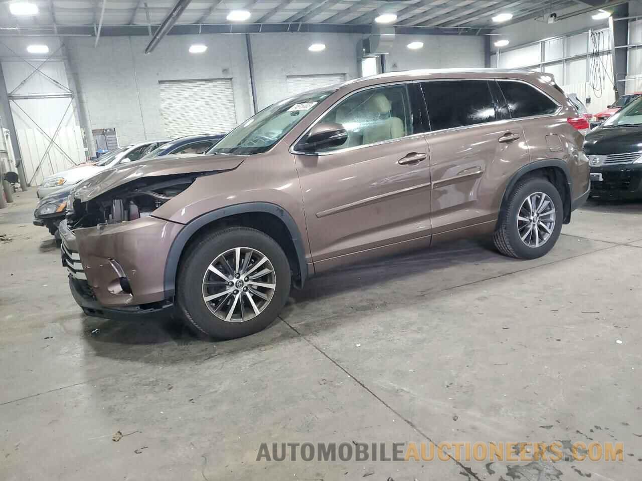 5TDJZRFH8HS474864 TOYOTA HIGHLANDER 2017