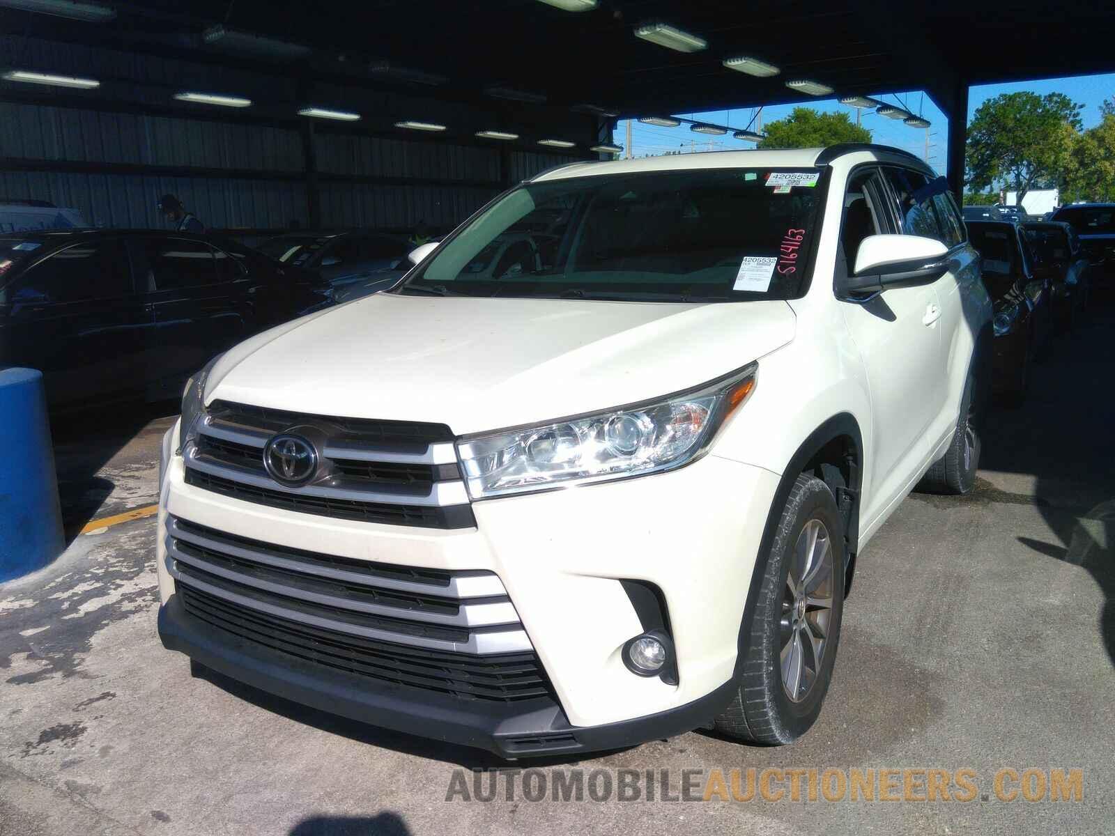 5TDJZRFH8HS512903 Toyota Highlander 2017