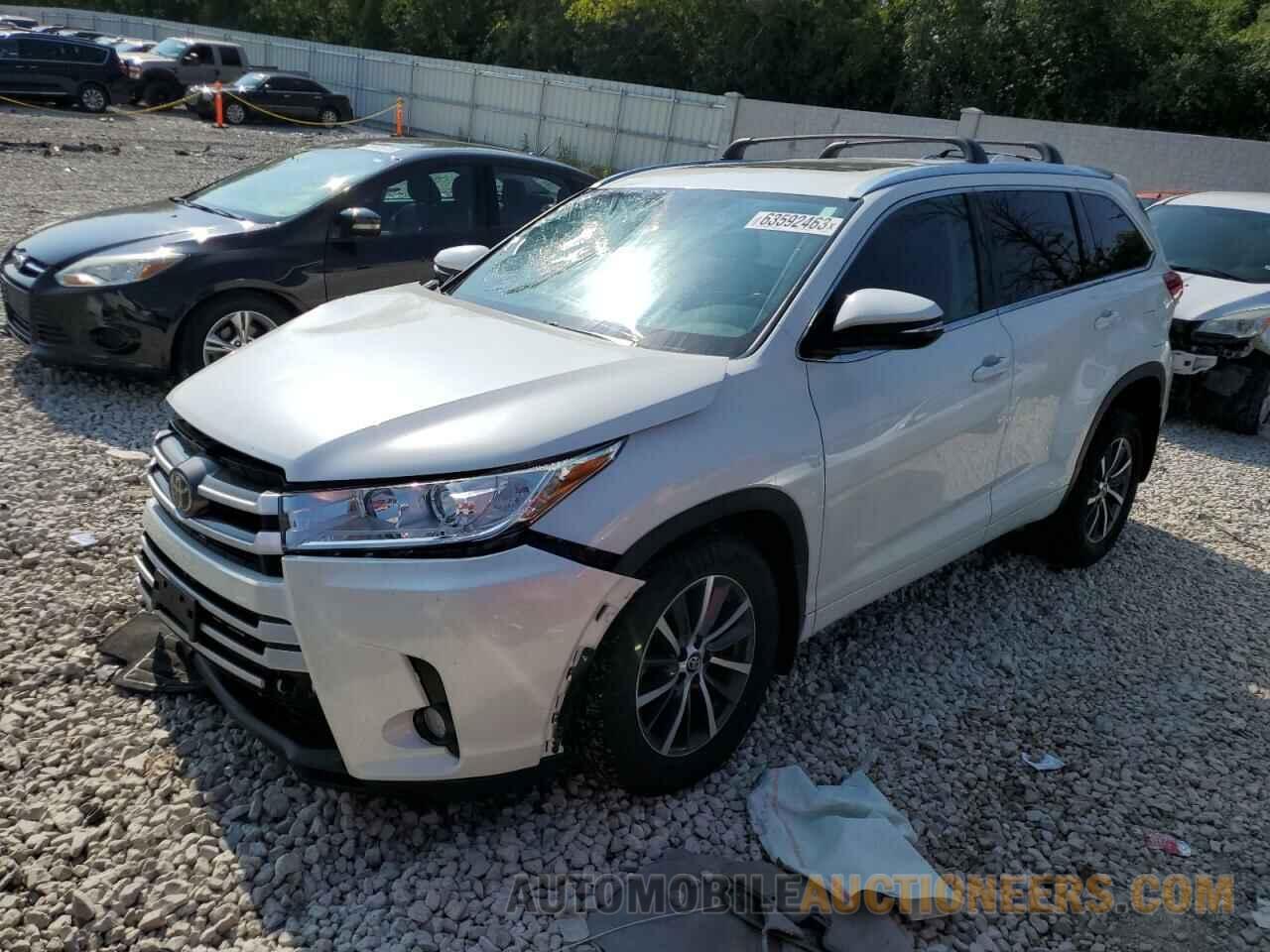 5TDJZRFH8HS514893 TOYOTA HIGHLANDER 2017