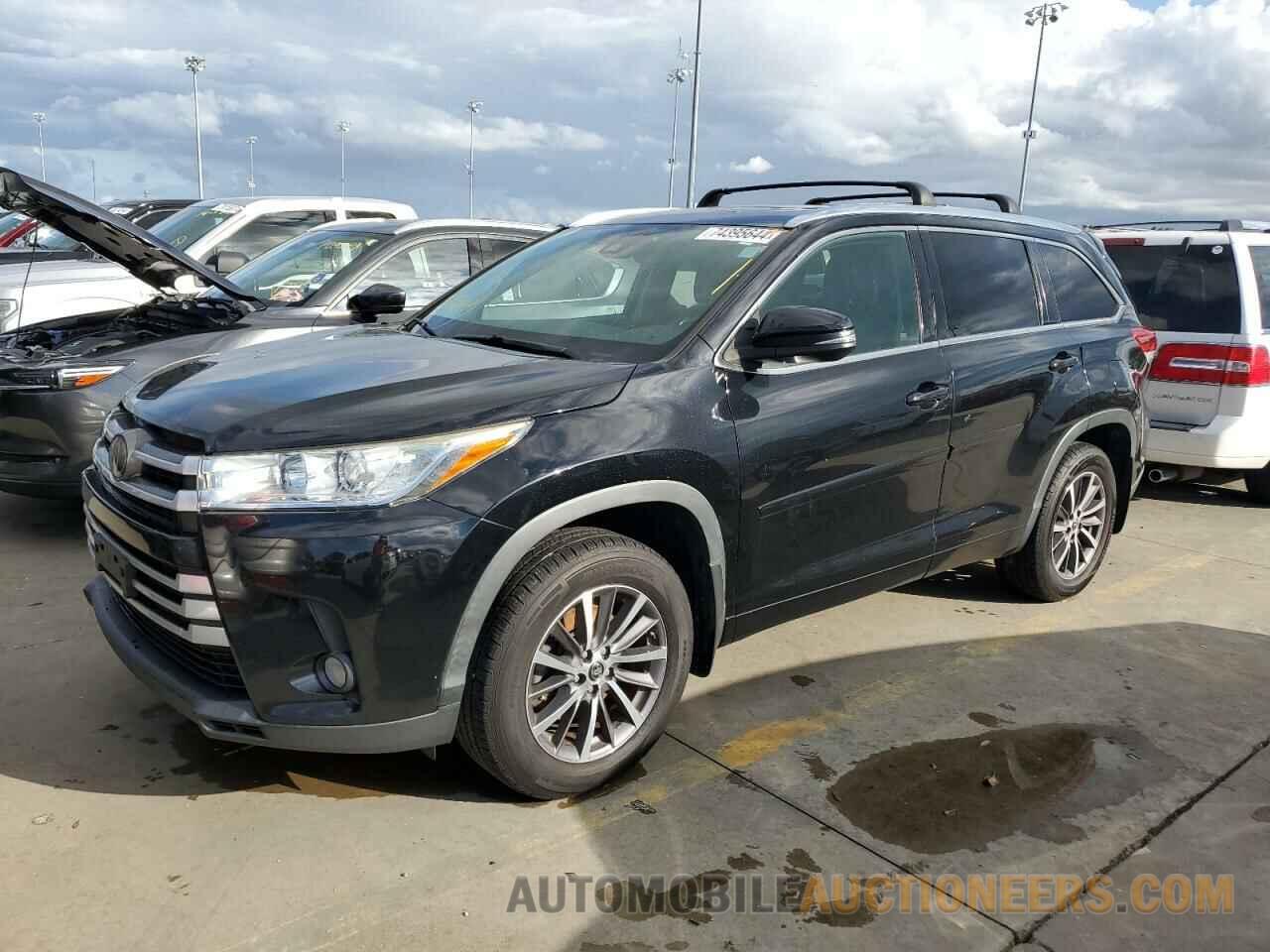 5TDJZRFH8JS530565 TOYOTA HIGHLANDER 2018