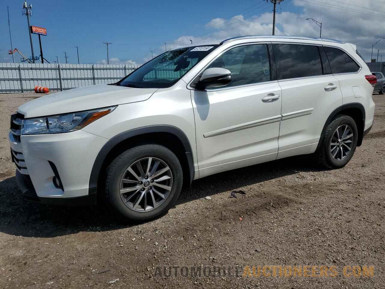 5TDJZRFH8JS556373 TOYOTA HIGHLANDER 2018