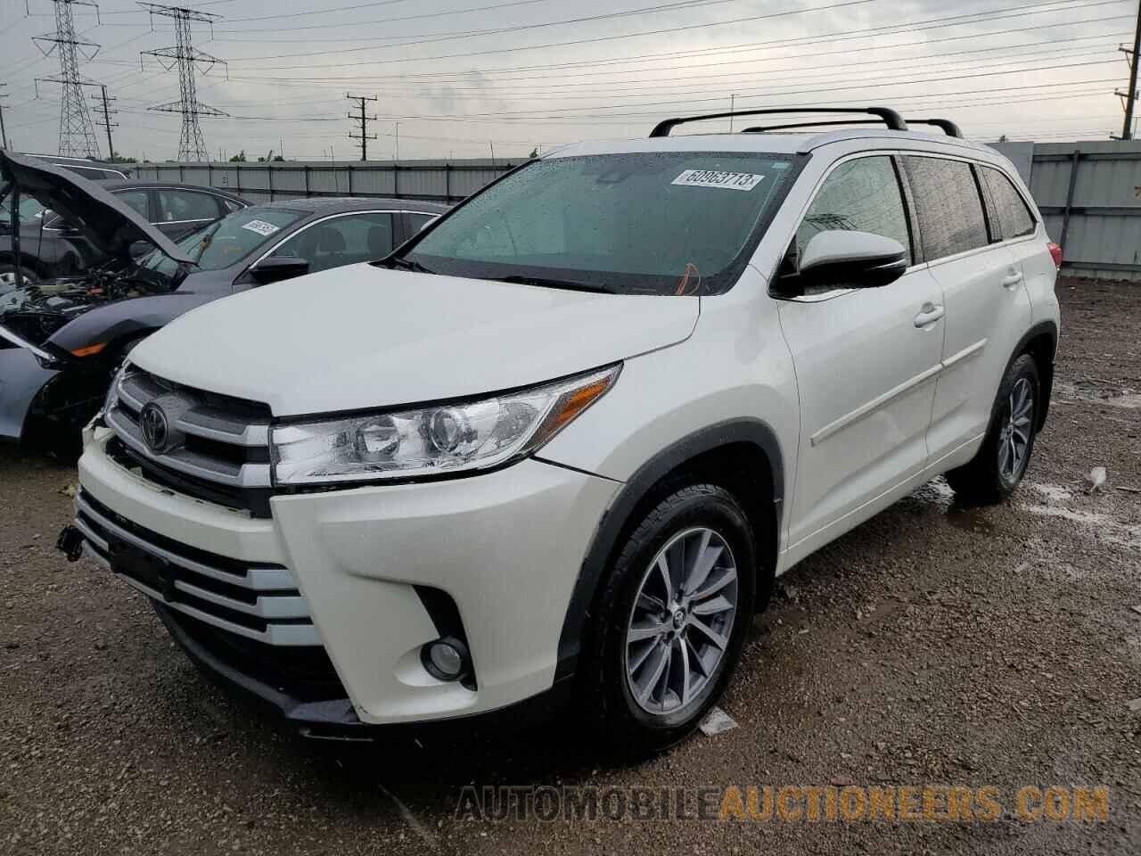 5TDJZRFH8JS818022 TOYOTA HIGHLANDER 2018